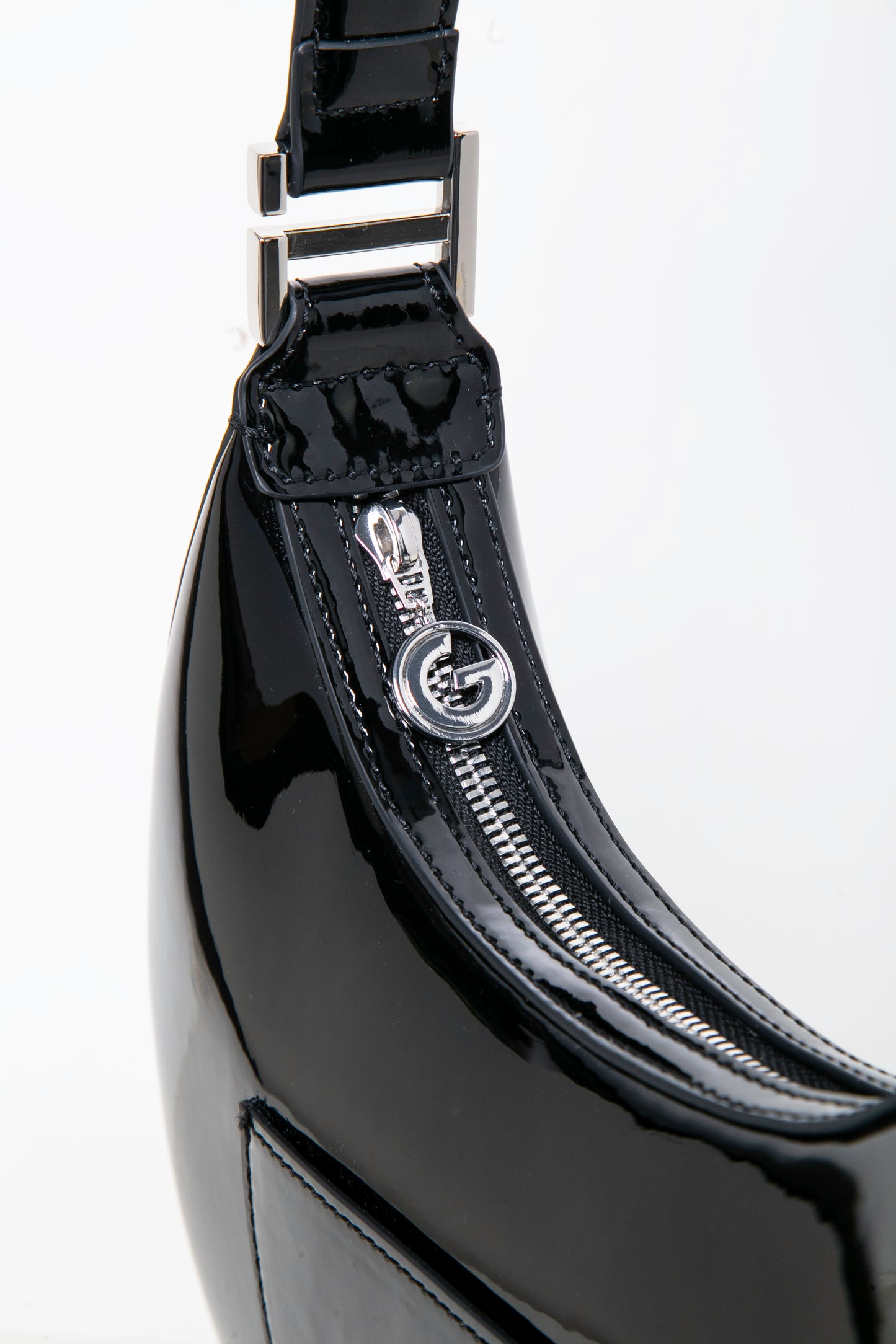 REGINA (BLACK)