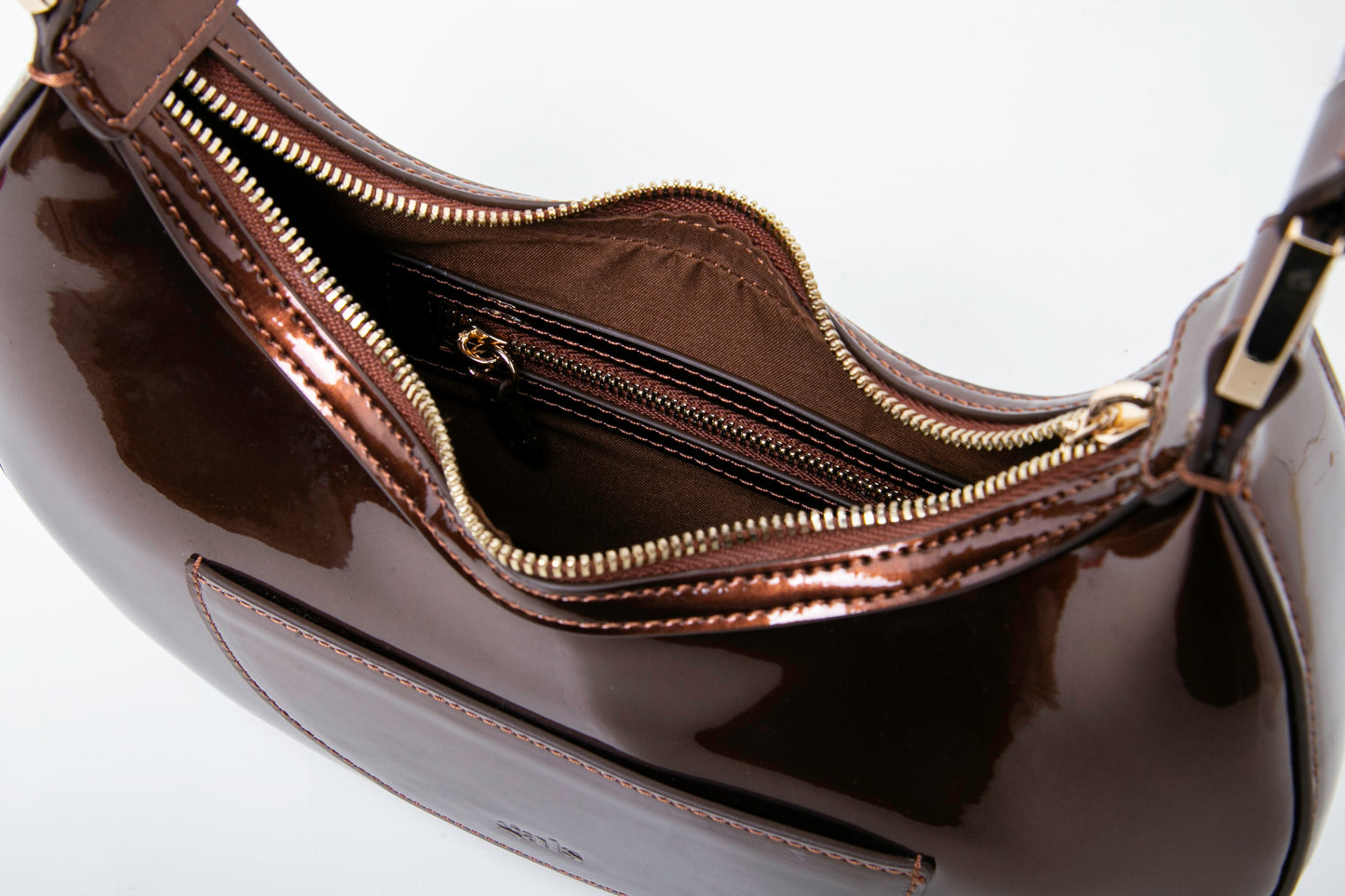 REGINA (BROWN)