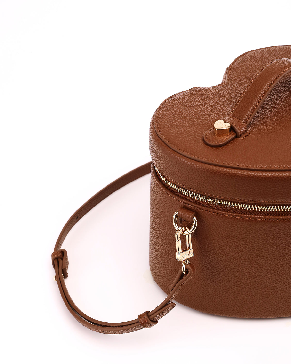 Close-up of the strap attachment and hardware on GALS Lovette Vanity Case Large in Mocha