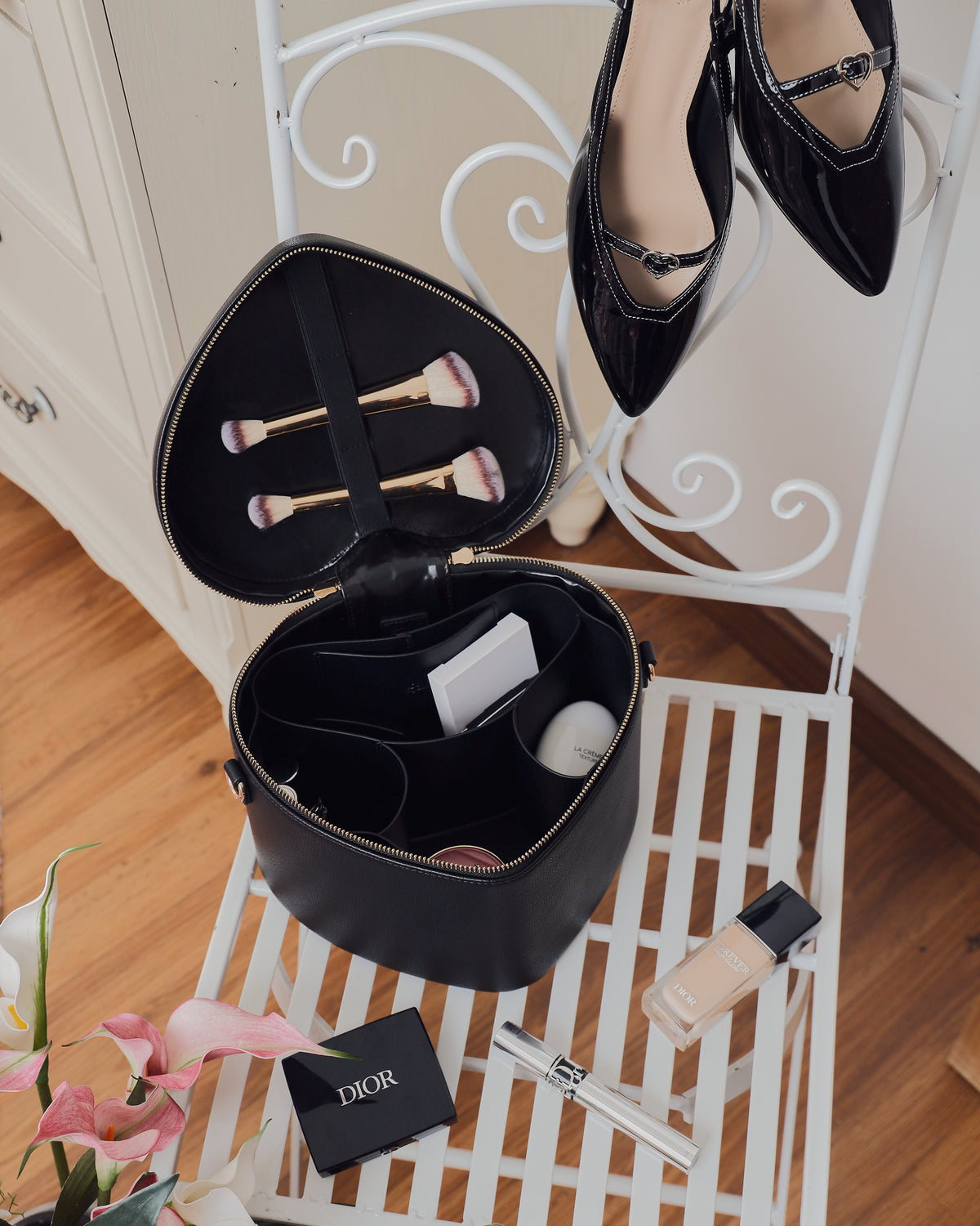 Open GALS Lovette Vanity Case Large in Onyx showing makeup and beauty storage