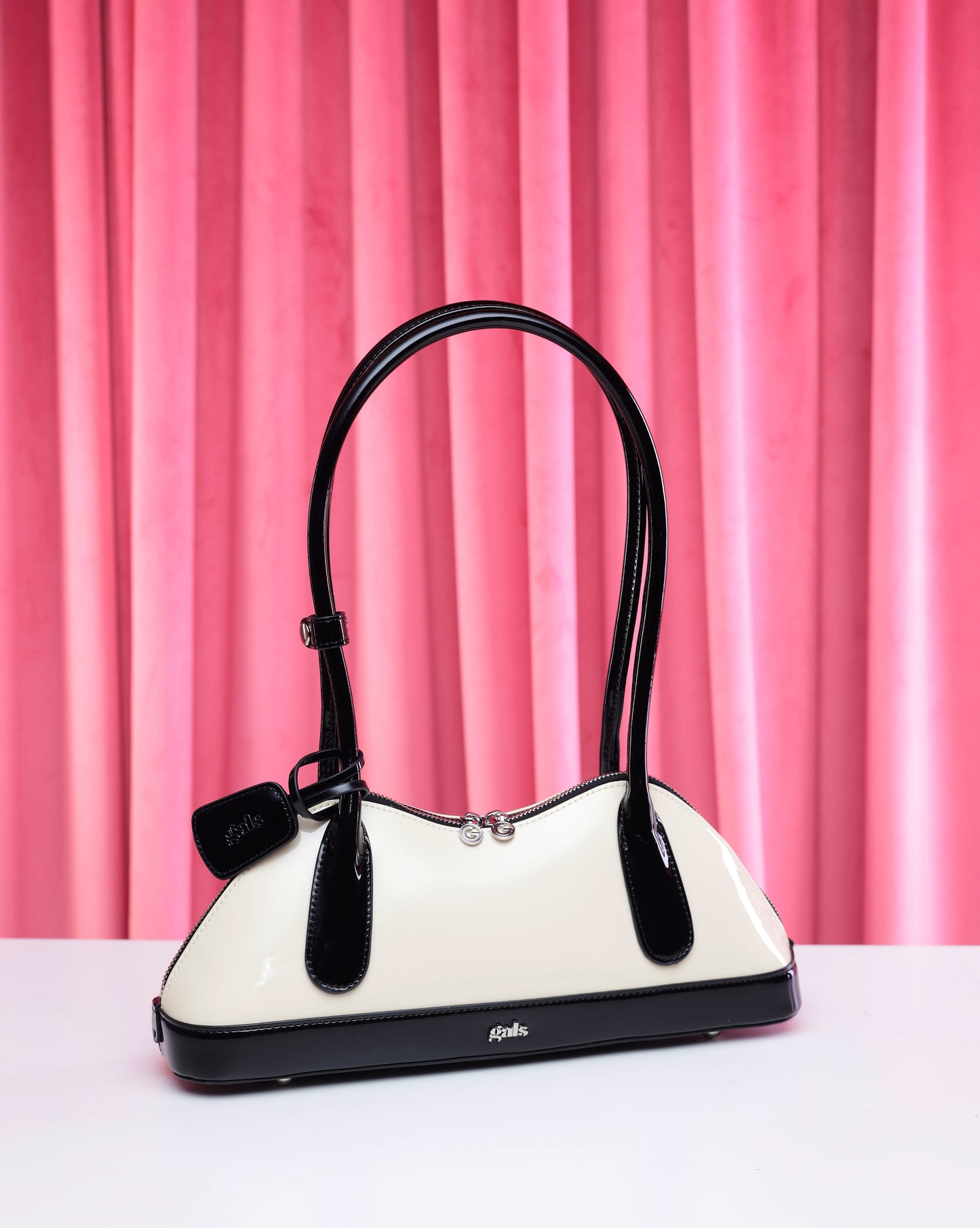 KAIA SE (BEIGE & BLACK)
