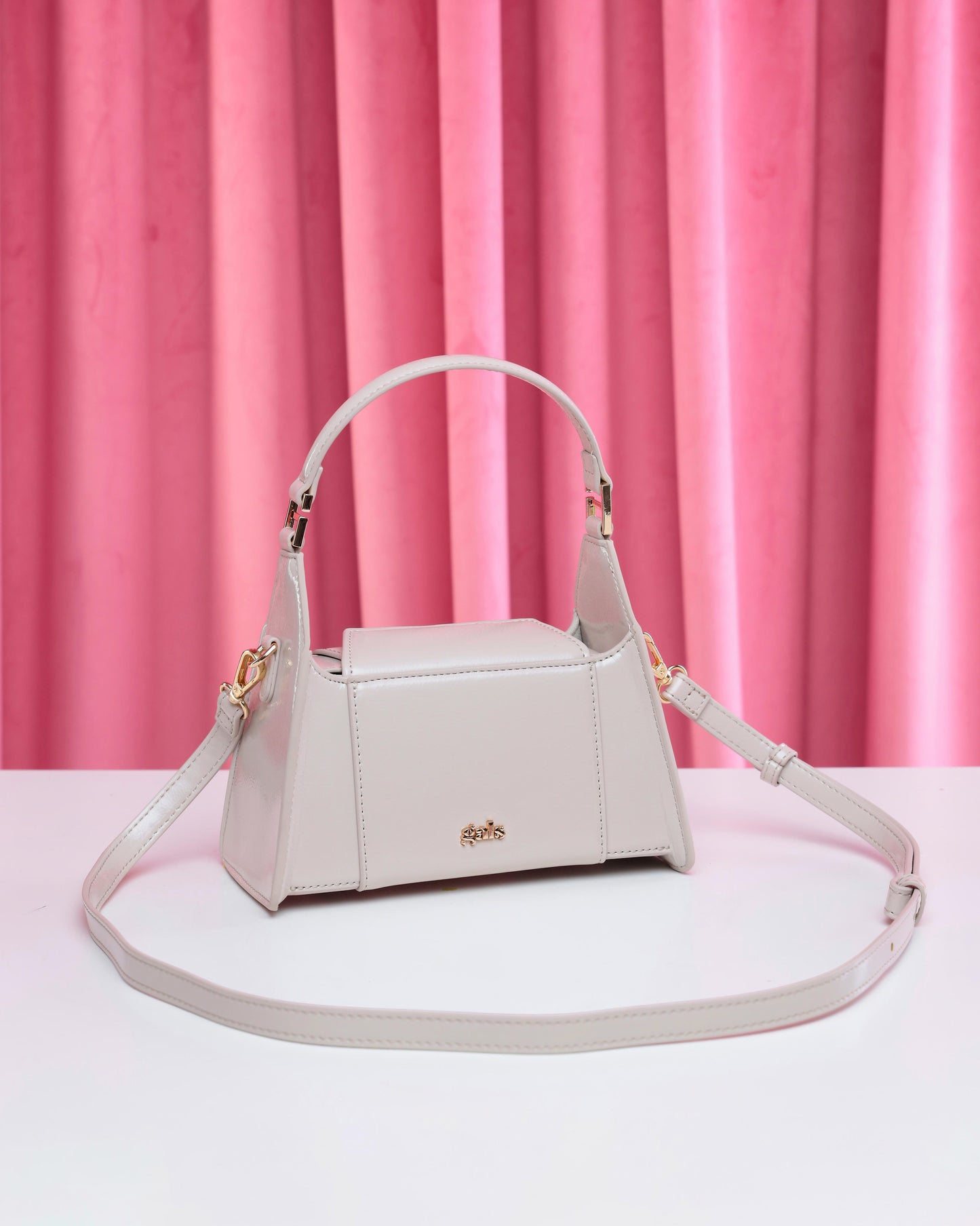 HERA (IVORY)
